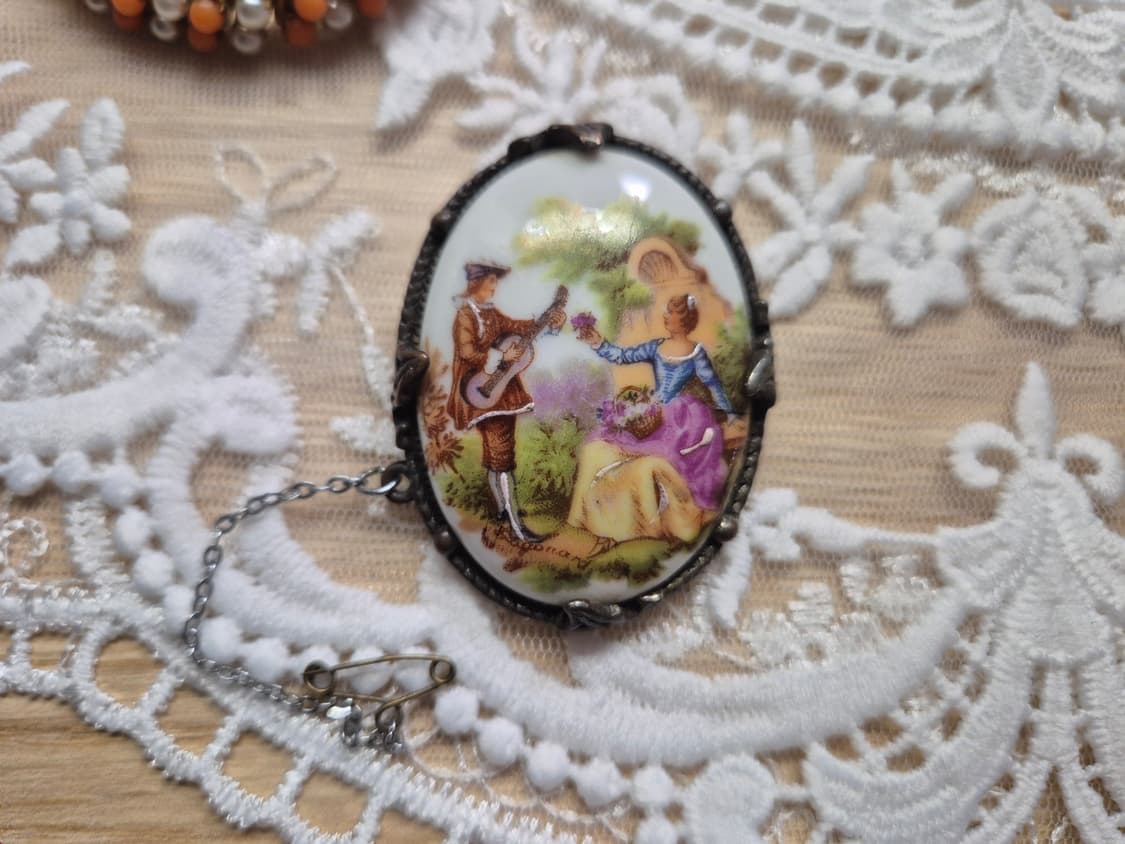 vintage)1950s 빈티지 리모지 연인 포슬린 핸드페인팅 브로치 상품이미지1