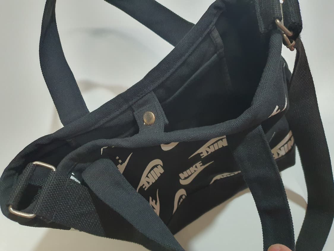 나이키 로고 크로스백  상품이미지2