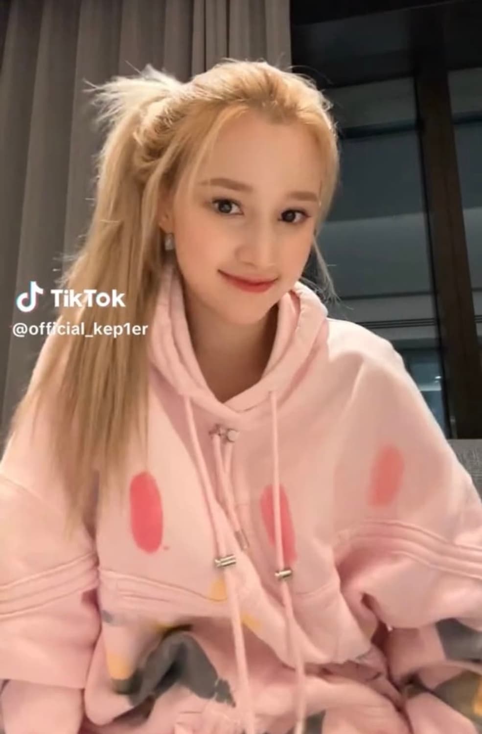 콜리나스트라다 스타 스트링 후드티 상품이미지1