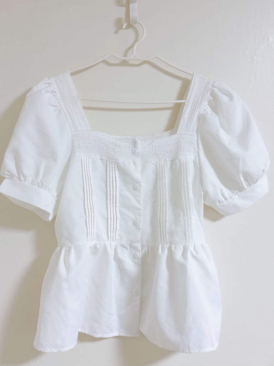 화이트 봄 여름 스퀘어넥 퍼프 블라우스 상품이미지1