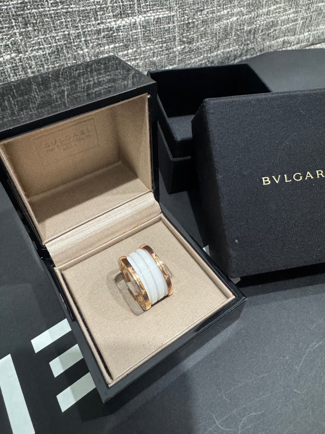 불가리 비제로원 로즈골드 화이트 세라믹 41밴드 링 54호 정품 상품이미지1