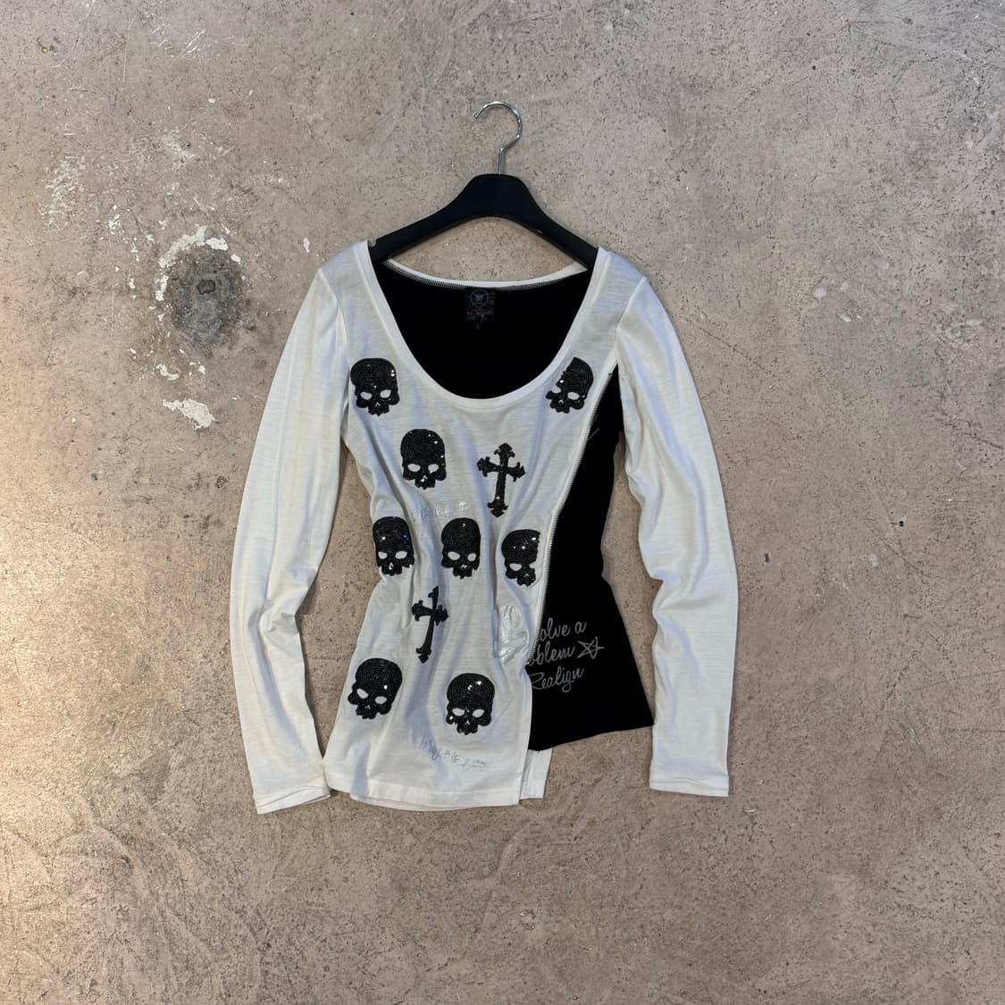 스컬 스팽글 레이어드 롱슬리브 상품이미지1