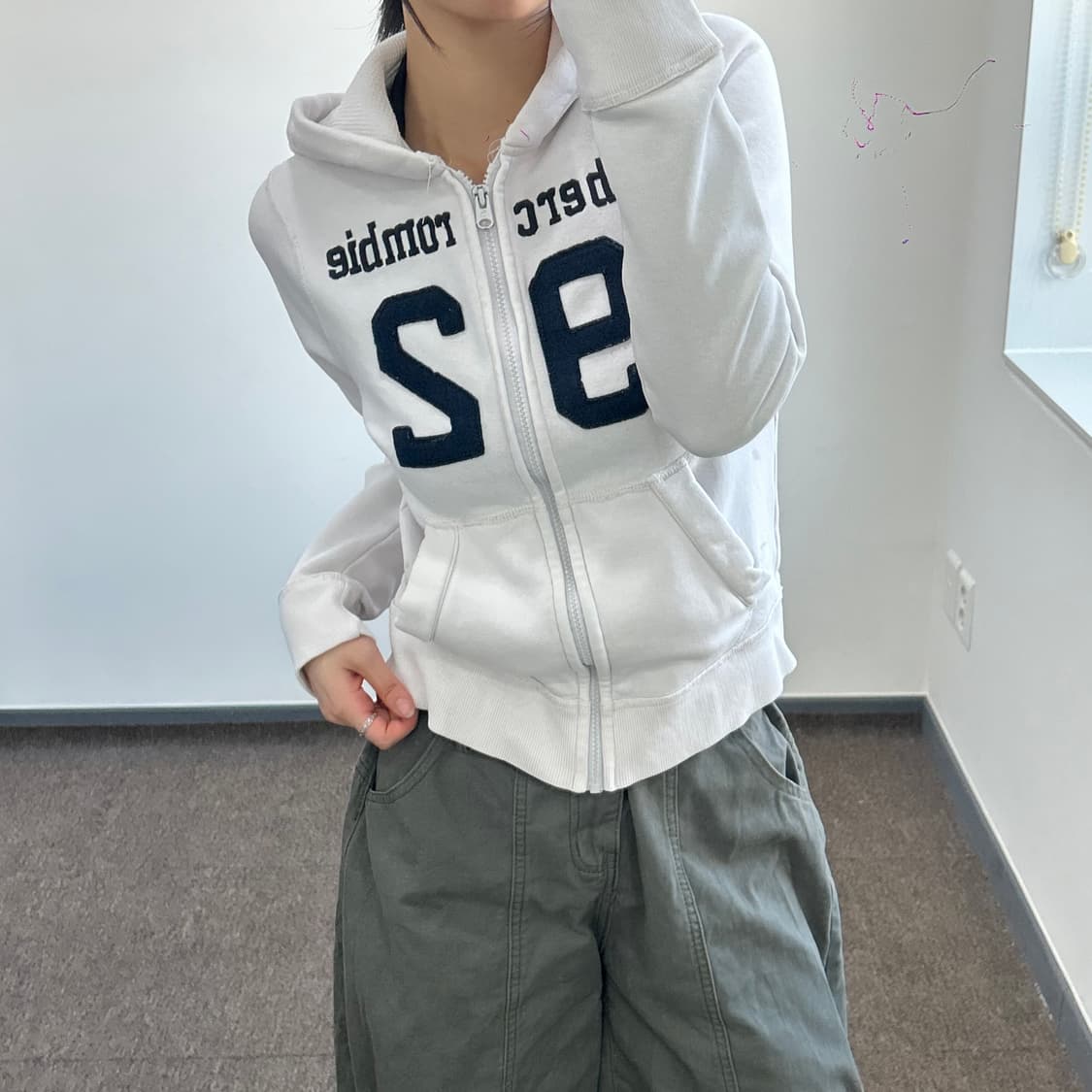 Abercrombie 스펠아웃 92 로고 화이트 후드집업  상품이미지1