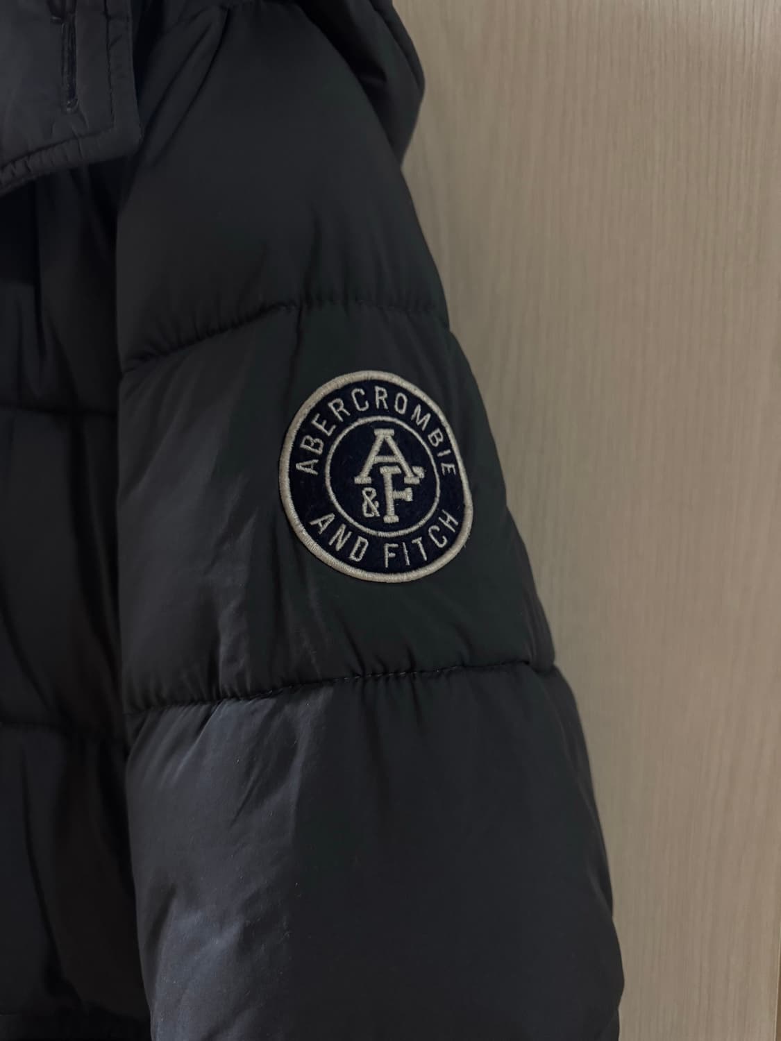 아베크롬비 네이비 숏 패딩 (S) 실 사이즈 95 상품이미지2