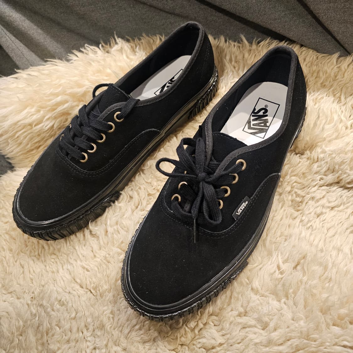275 반스 어센틱 러그 스웨이드 블랙 새것 상품이미지2