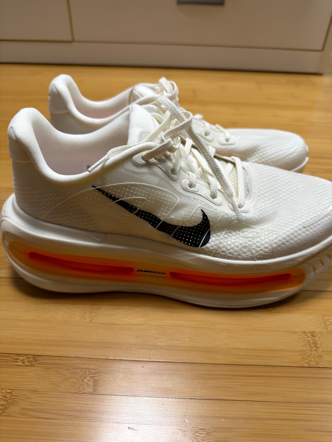 나이키 보메로 프리미엄 세일 코코넛 밀크 280 상품이미지2