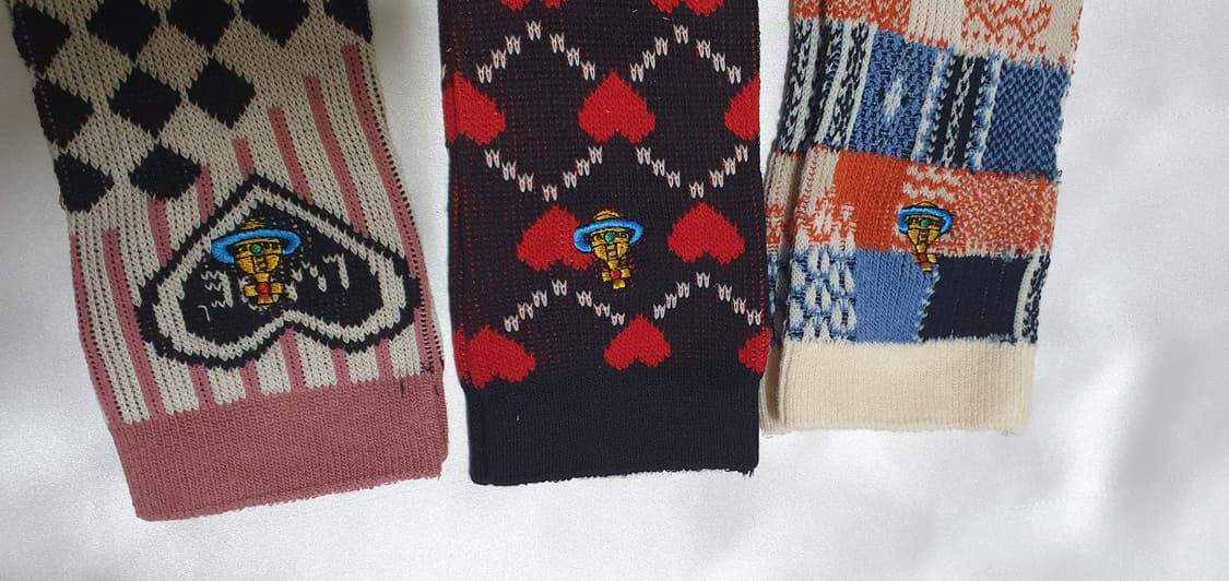 크림베이지 블랙 레드브라운 핑크 하트 러브 체크 비비안웨스트우드 양말 상품이미지10