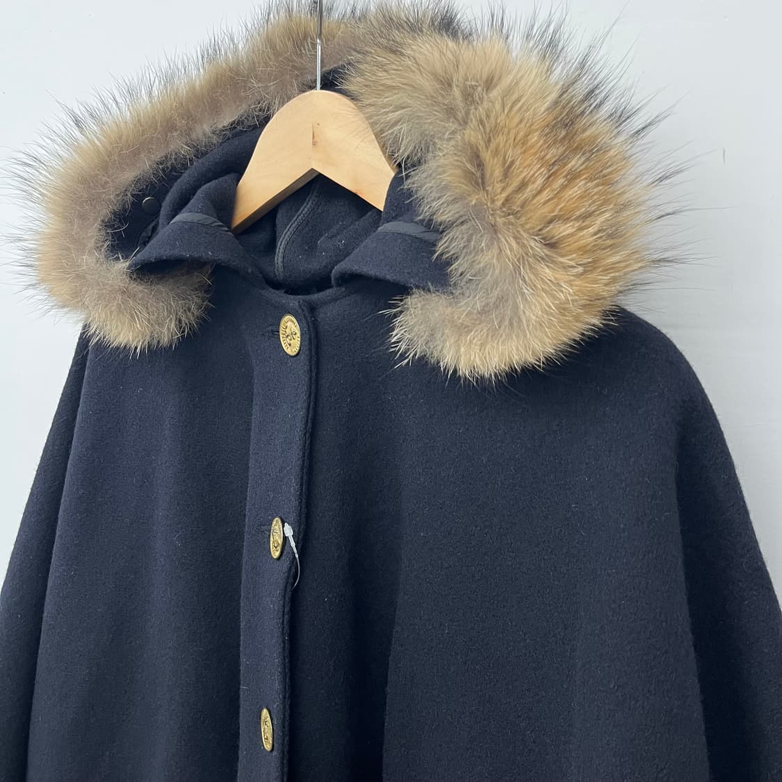 쉽스 후드 퍼 블랙 망토 캐이프 F 상품이미지4