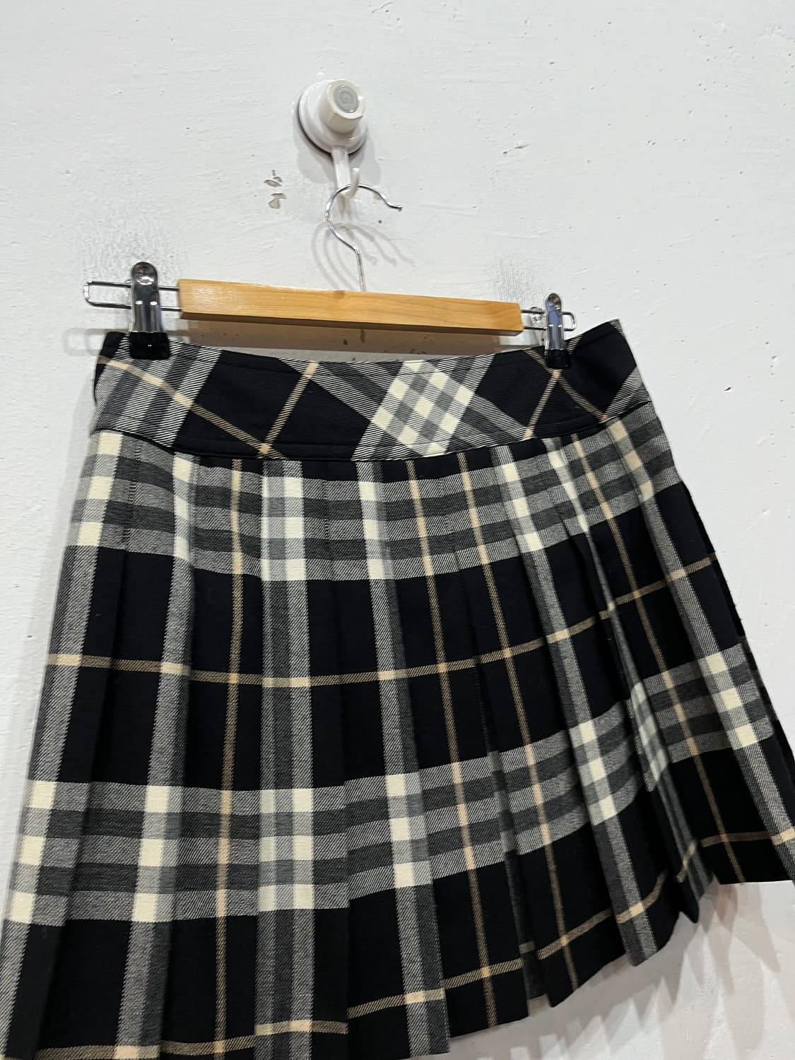 버버리 로우라이즈 퓨어울 랩스커트 치마 Made in JAPAN 상품이미지4