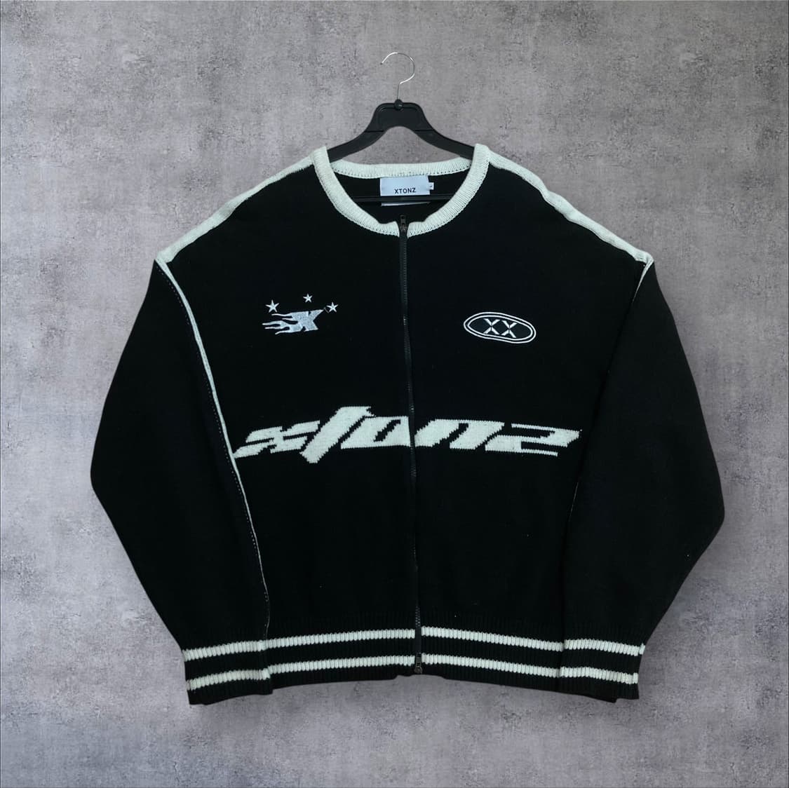 엑스톤즈 스펠아웃 블랙 니트 집업 상품이미지1