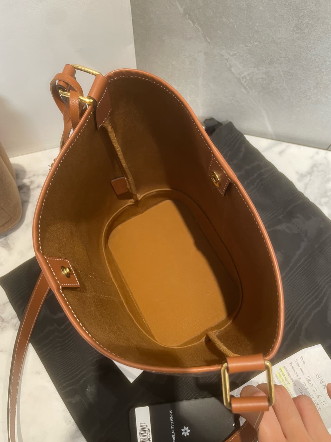 정품 셀린느 버킷백 스몰  상품이미지8