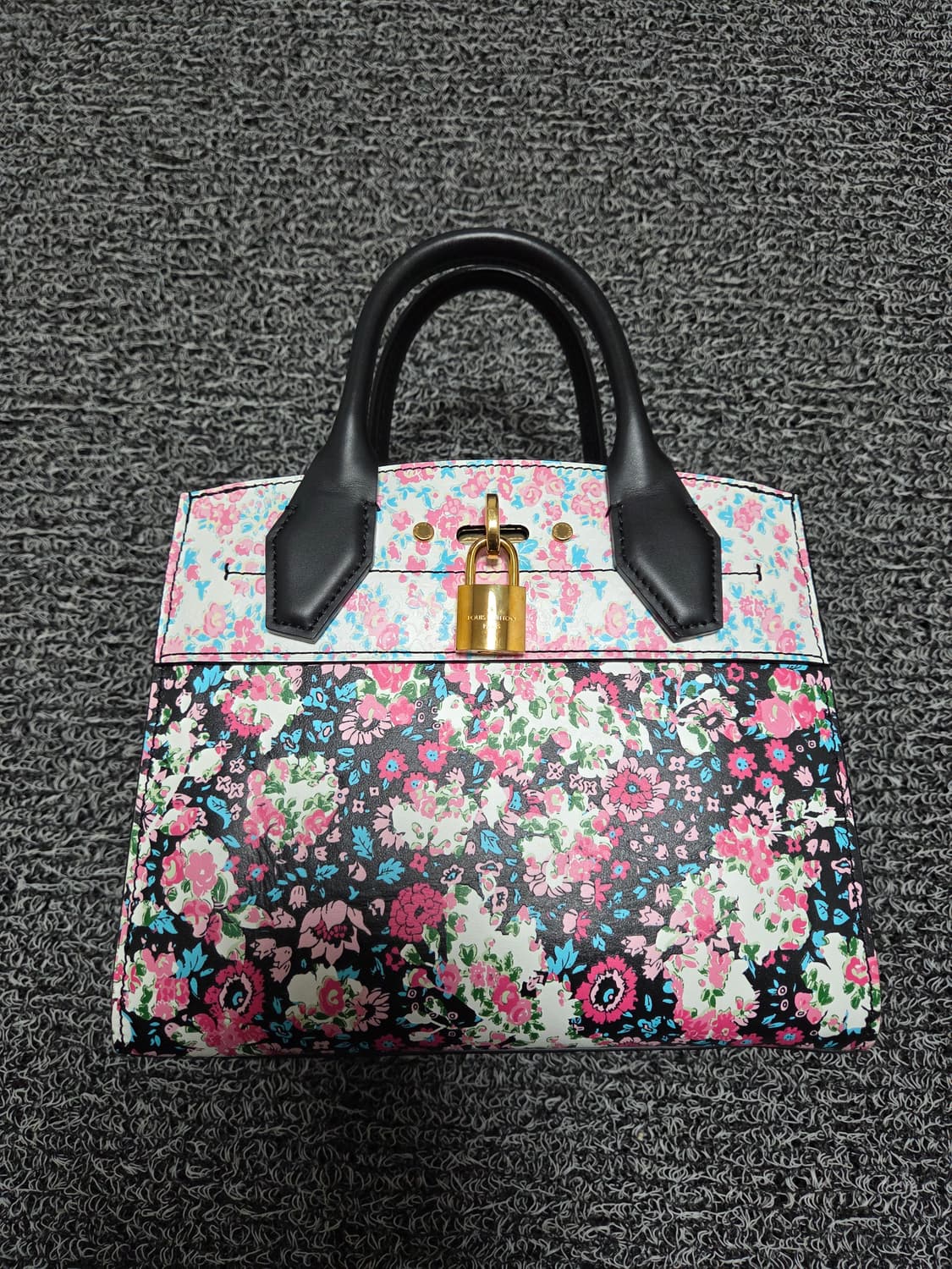 루이비통 스티머 미니 토트백 상품이미지2