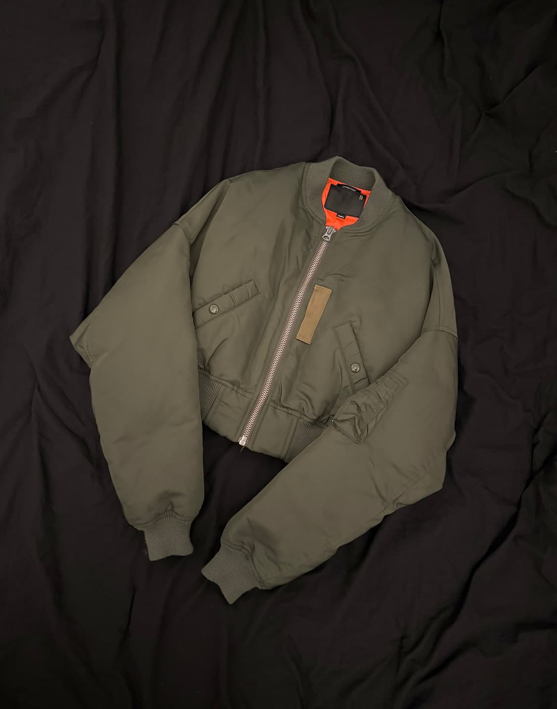 알써틴 16fw 리버서블 크롭 구스다운 봄버 상품이미지1