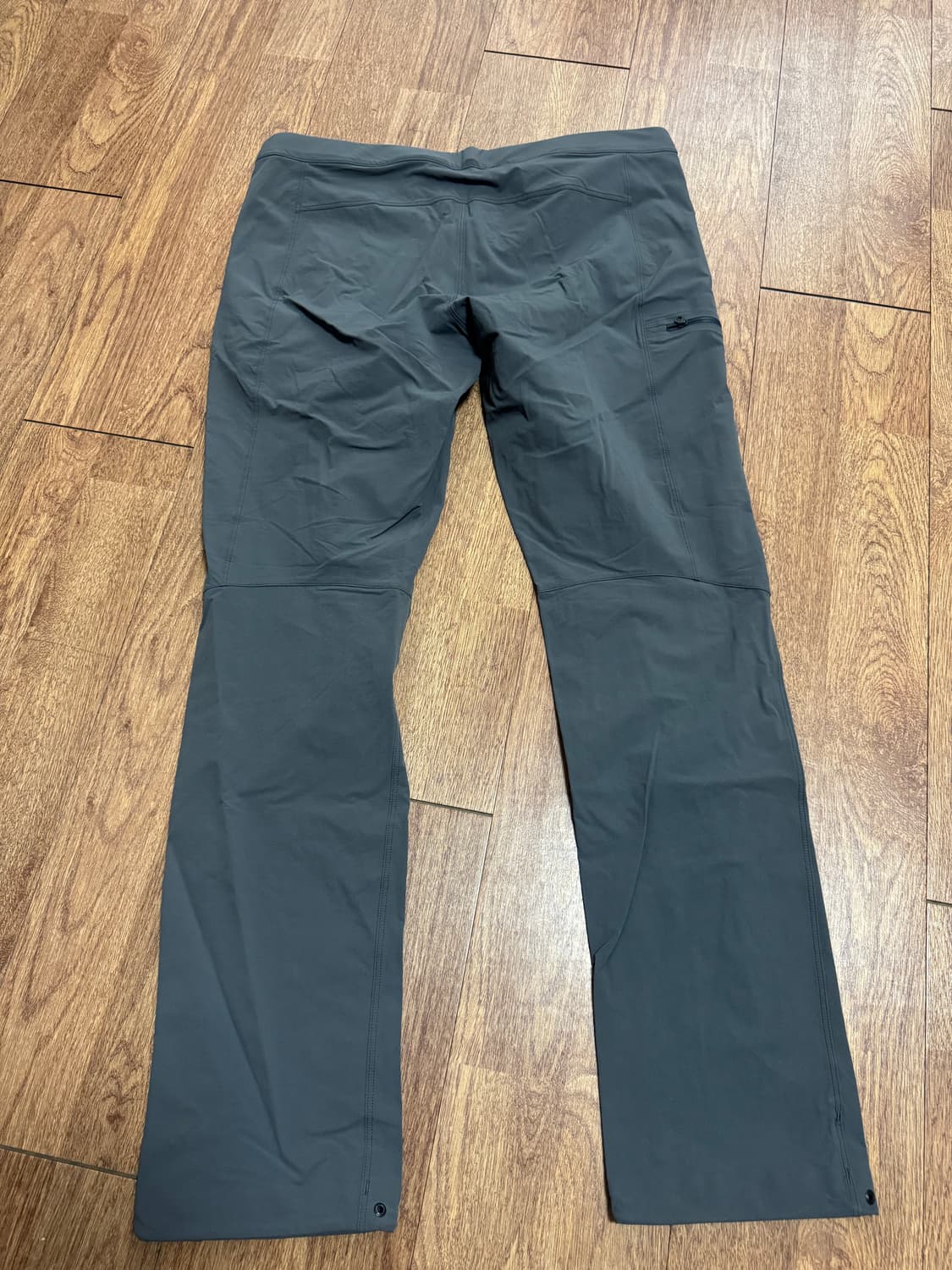 아크테릭스 감마 팬츠 LT 그레이 팝니다 상품이미지3