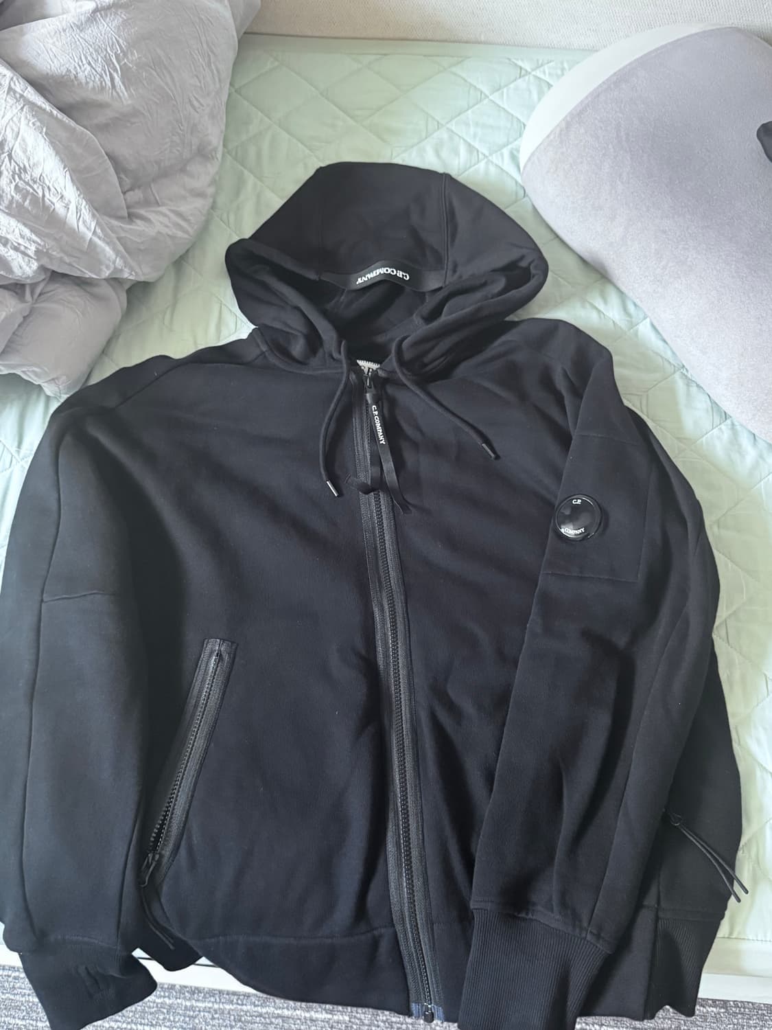 C.P. 컴퍼니 다이애그널 후드 집업 블랙 L 상품이미지4