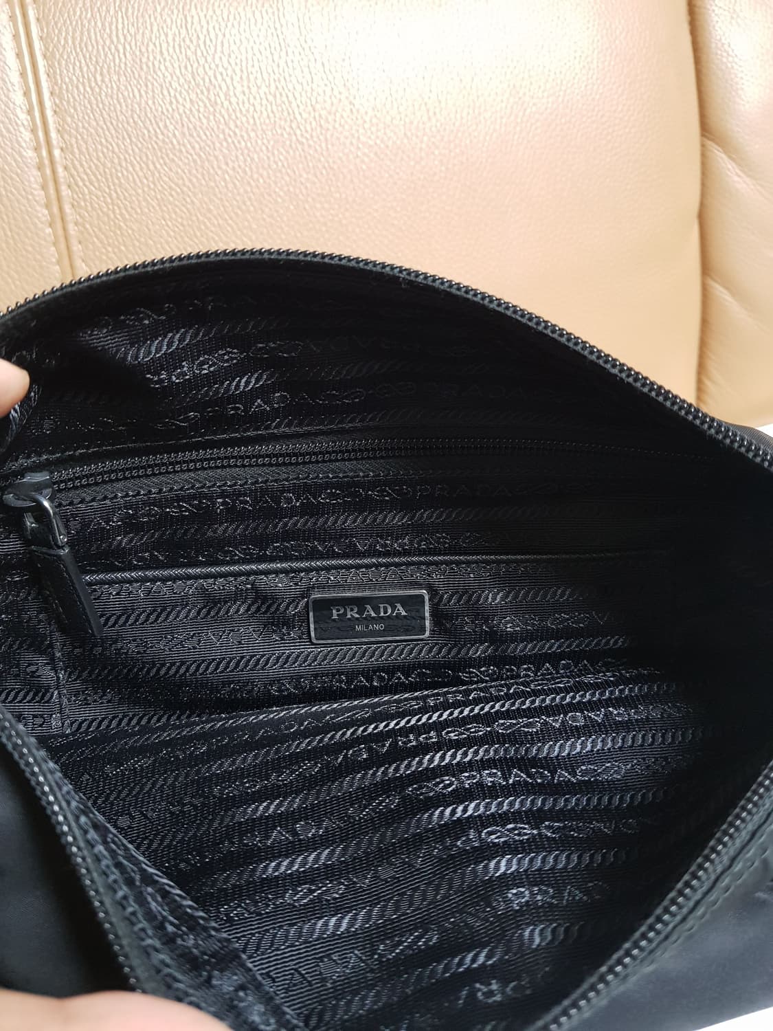 프라다 삼각로고 나일론 숄더백 크로스백 블랙 1bc421 상품이미지8