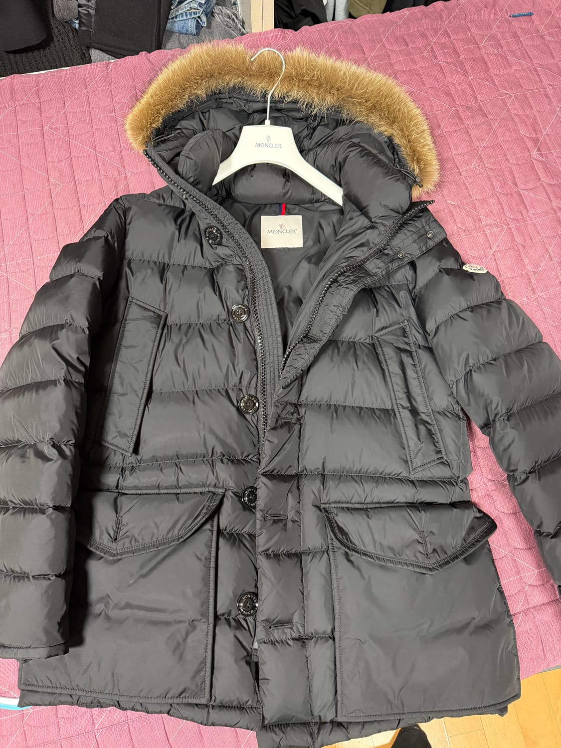 몽클레어 클루니 22fw 사이즈4 상태sss급 판매 상품이미지1