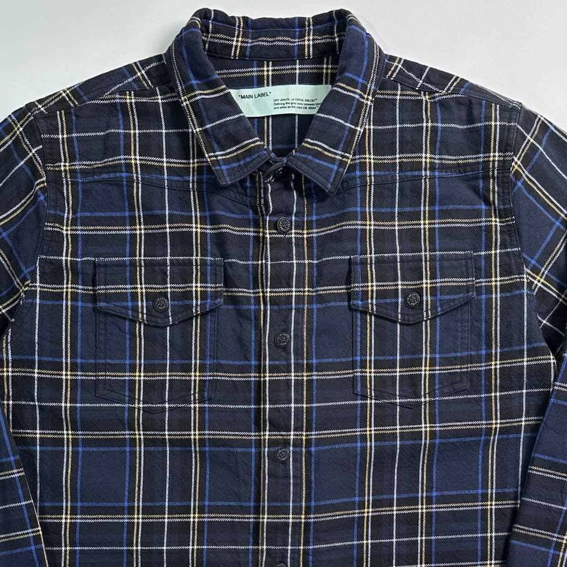 오프화이트 에로우 체크 셔츠   상품이미지2