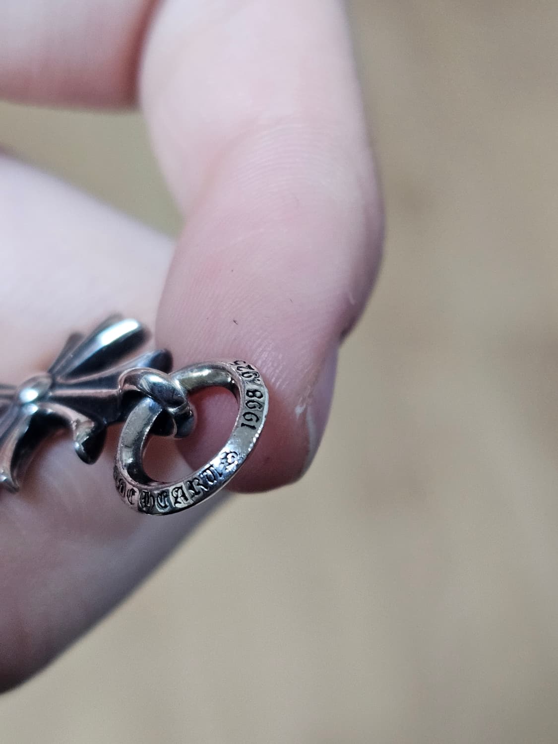 크롬하츠 타이니크로스 펜던트 상품이미지3