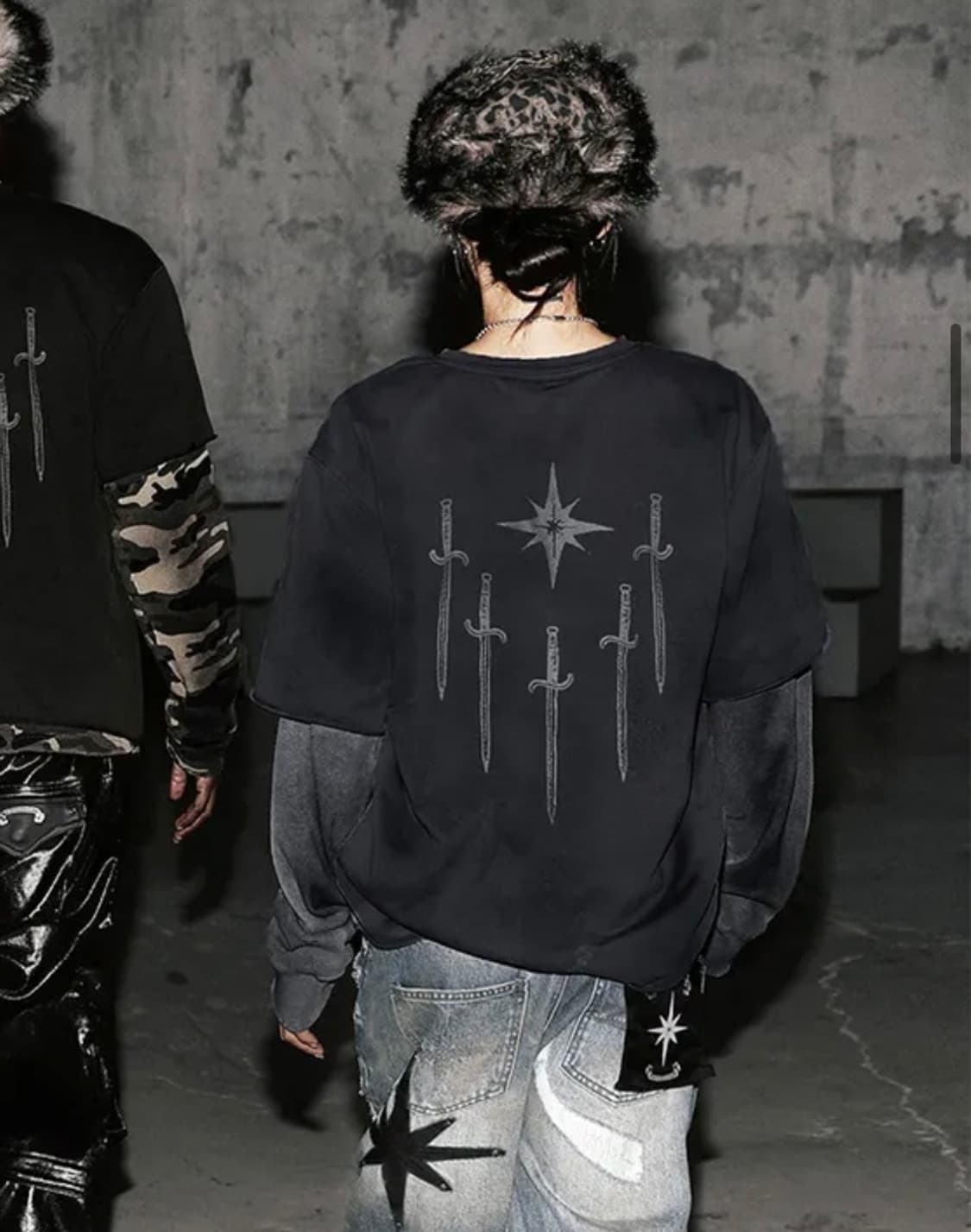 배드블러드 레이어드 데미지 롱슬리브 상품이미지4