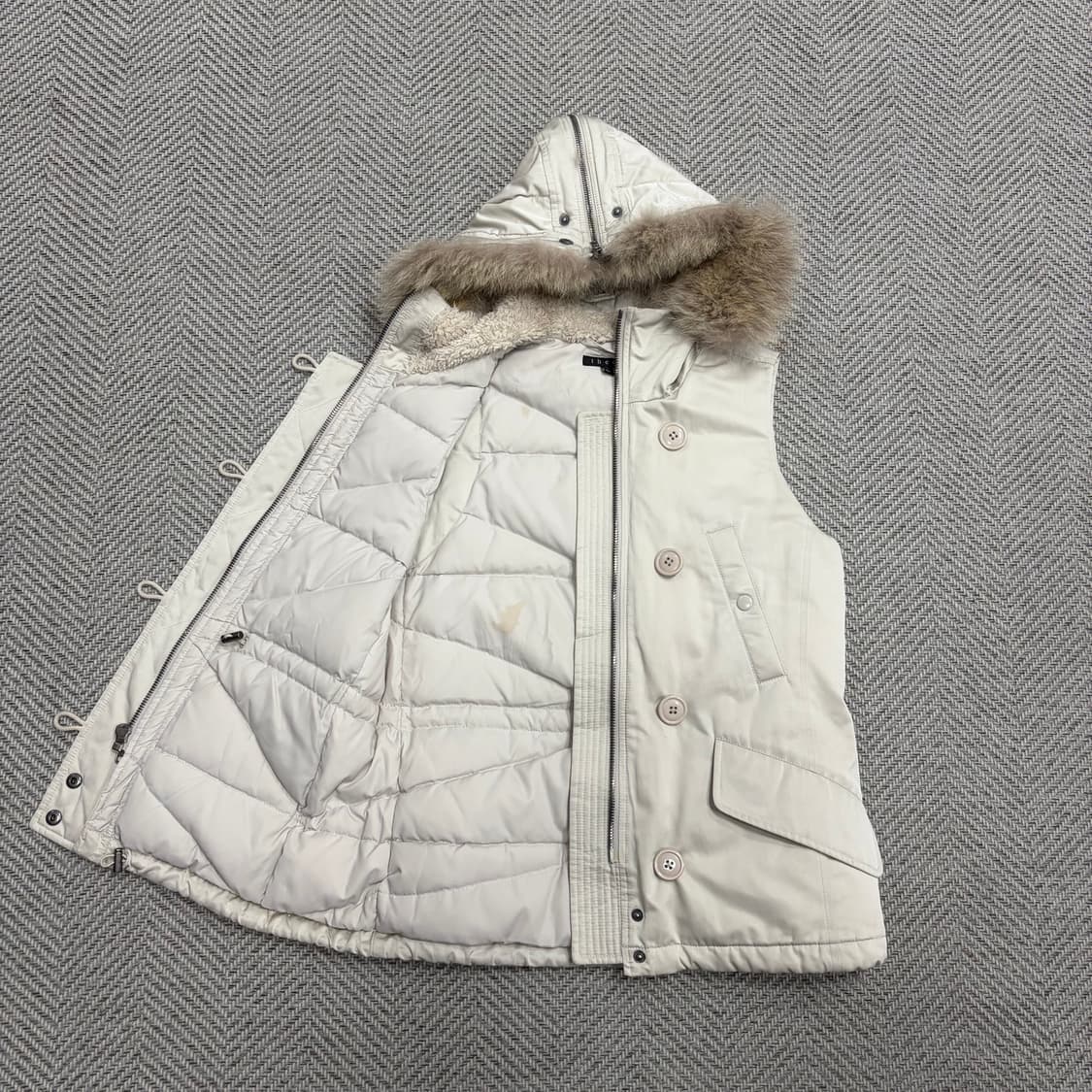 띠어리 덕다운 패딩베스트 v1586  상품이미지6