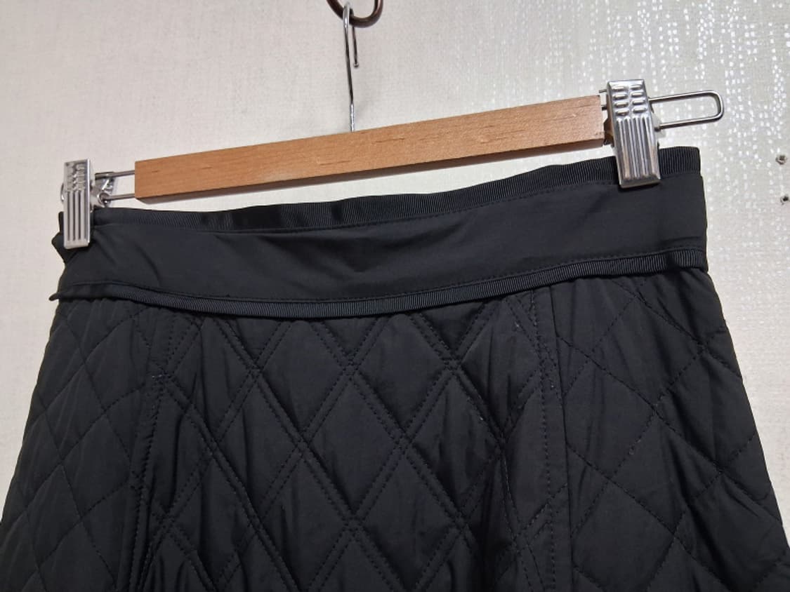 일본구제 Andemiu검정퀼팅 패딩 롱프레어스커트 25인치 또는 25반 상품이미지6