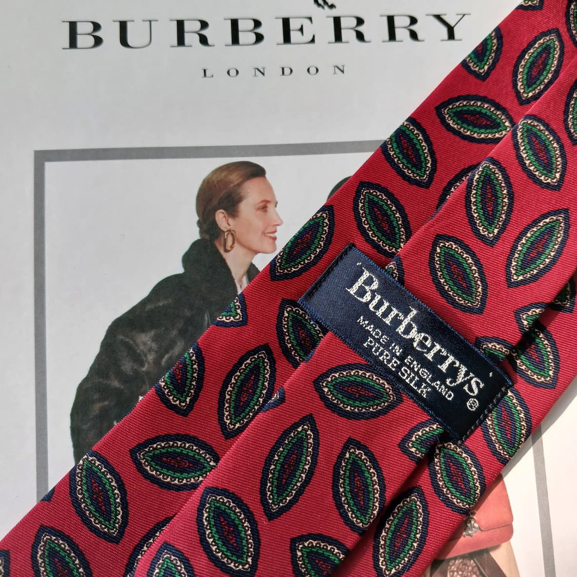 버버리 실크 레드 페이즐리 넥타이 9.2cm A등급 A19541
 상품이미지7