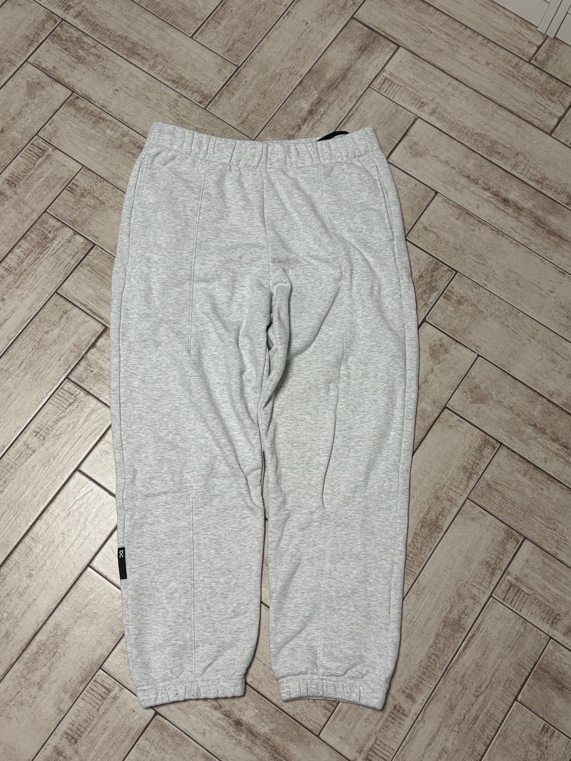 온러닝 클럽팬츠 L 판매 상품이미지1