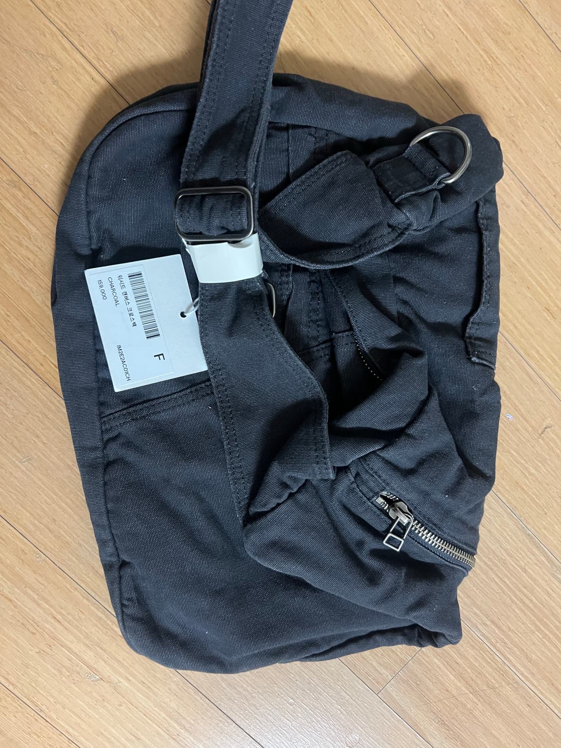 [OS] 인사일런스 워시드 캔버스 크로스백 차콜 새상품 상품이미지1