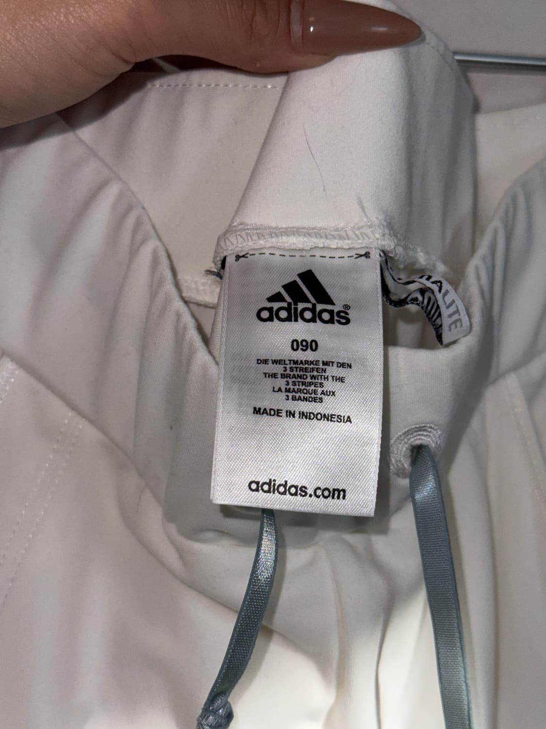 Adidas white jogger capri pants 상품이미지3