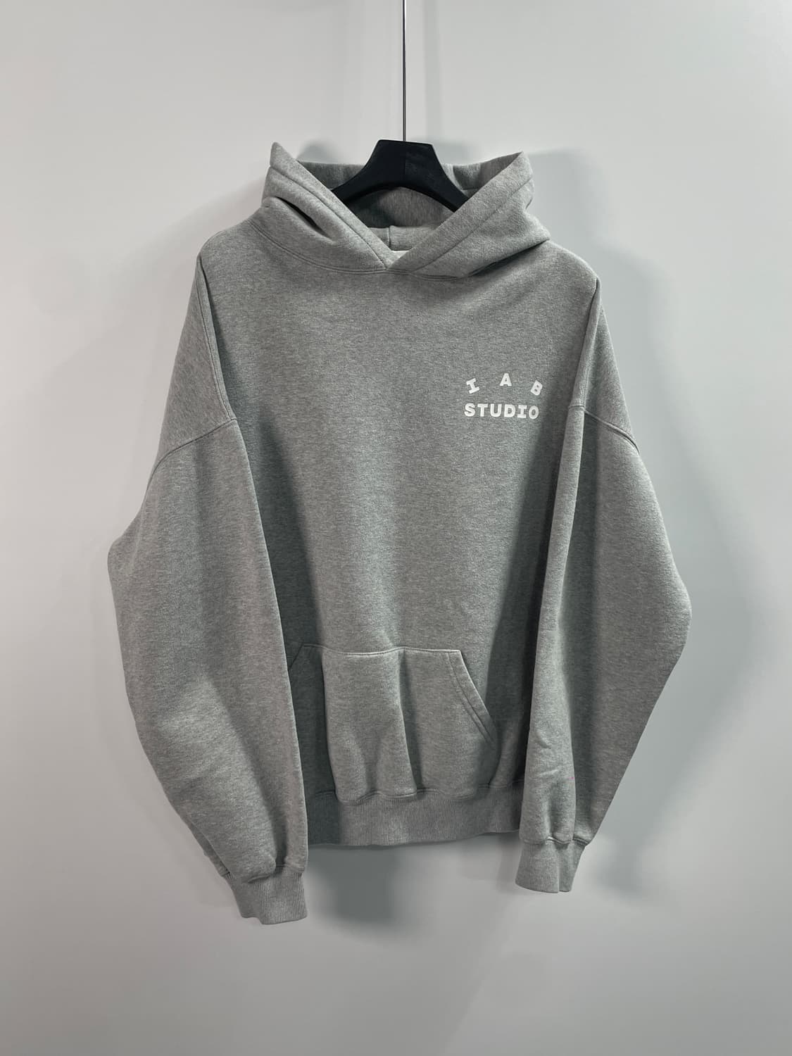 아이앱 스튜디오 빅로고 후드티 (on.380) 상품이미지1