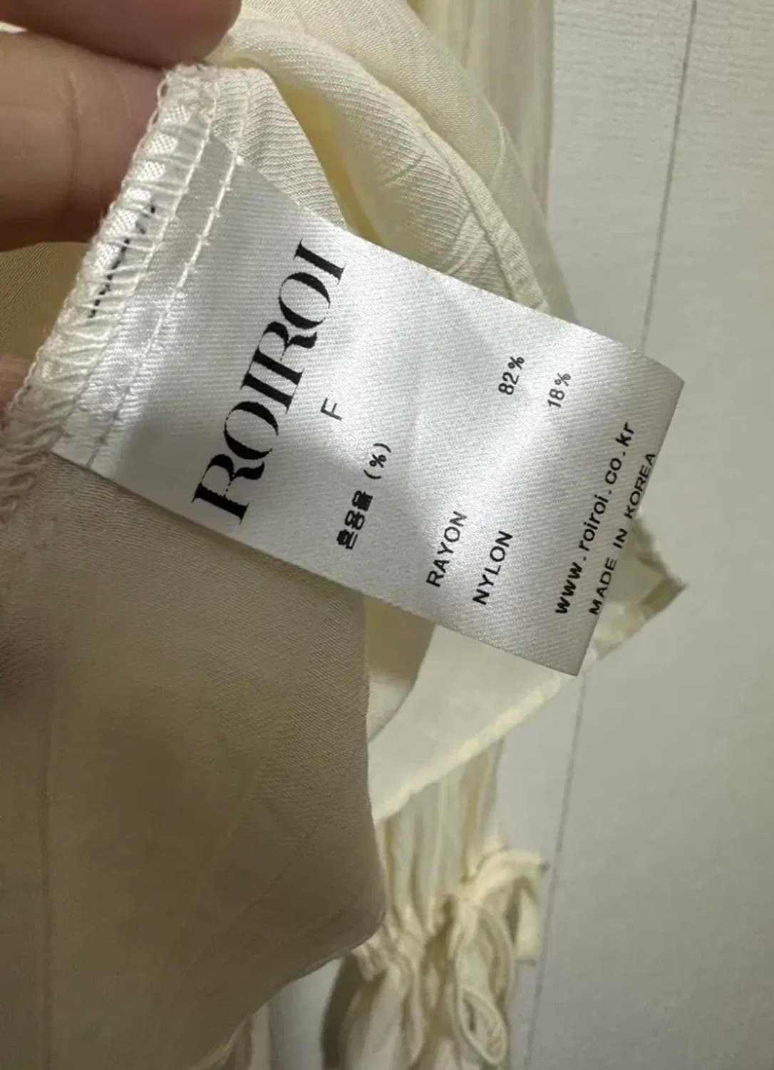 로이로이 타이 셔링 블라우스 25SS 상품이미지6