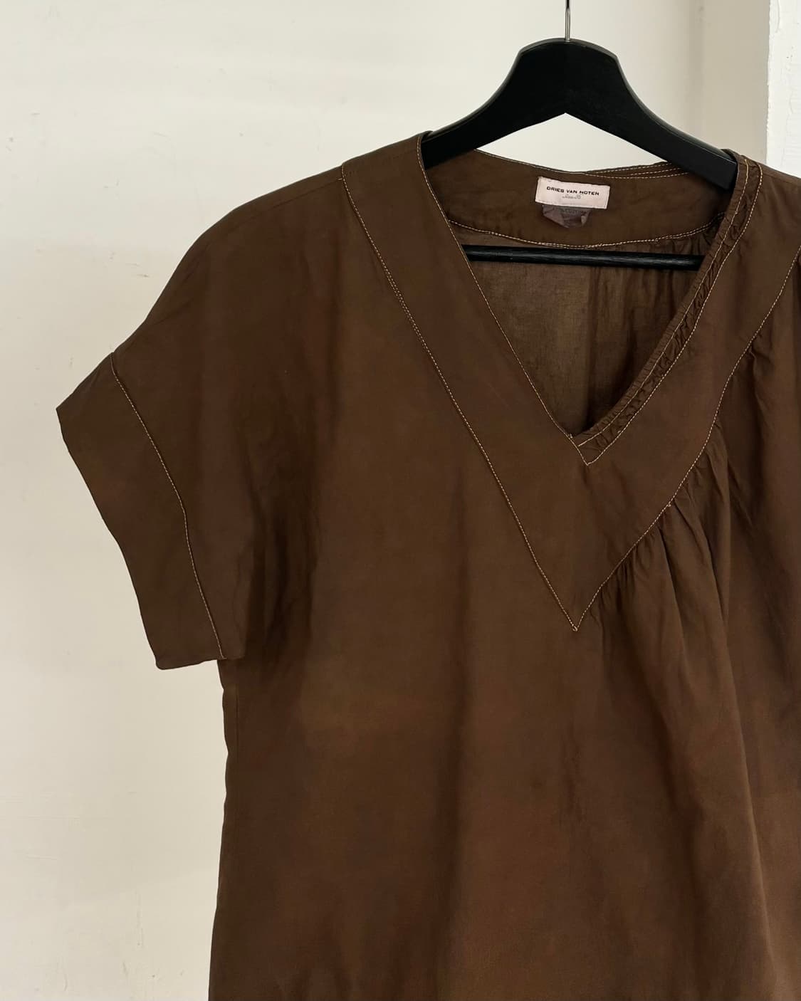 드리스 반 노튼 브라운 브이넥 드로스트링 반팔 블라우스 상품이미지3