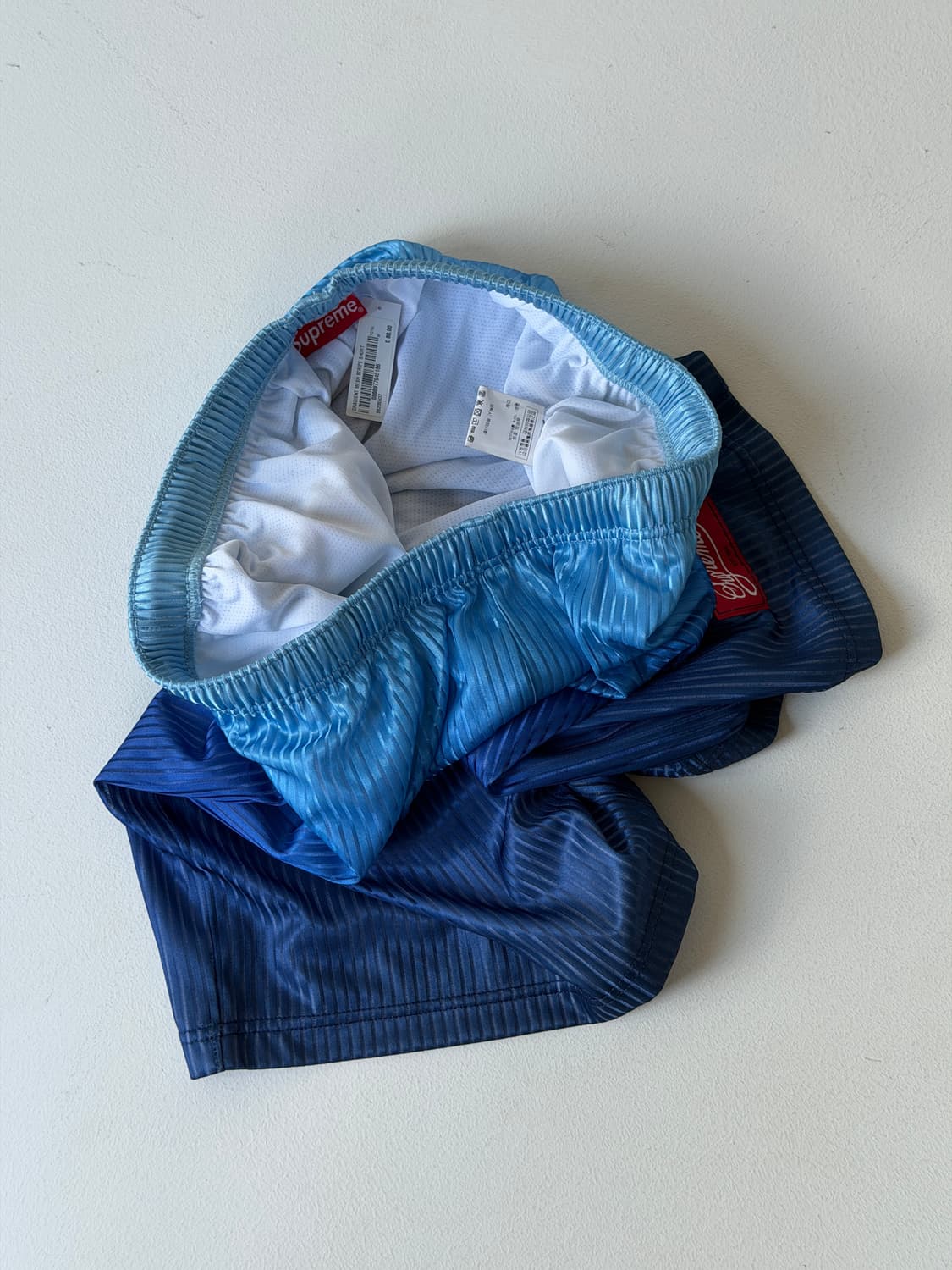 Supreme Gradient Mesh Short 상품이미지7