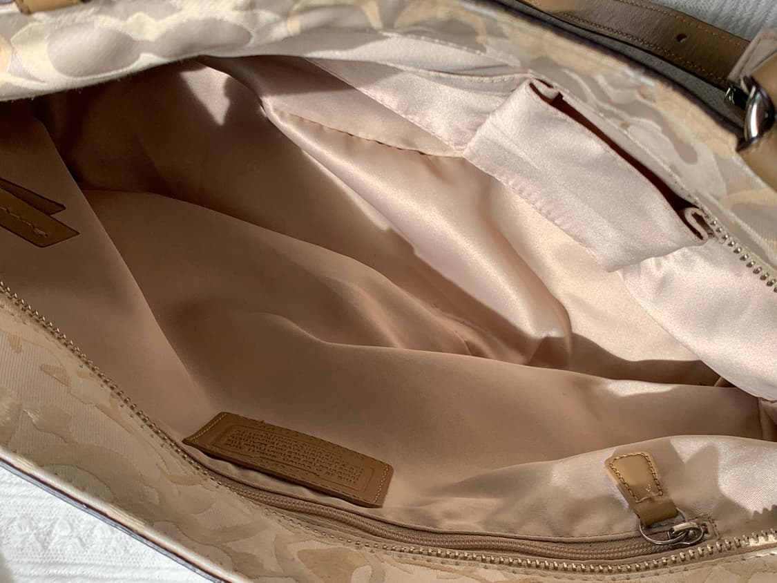S급 🍋 Coach 레몬 컬러 숄더백 상품이미지8