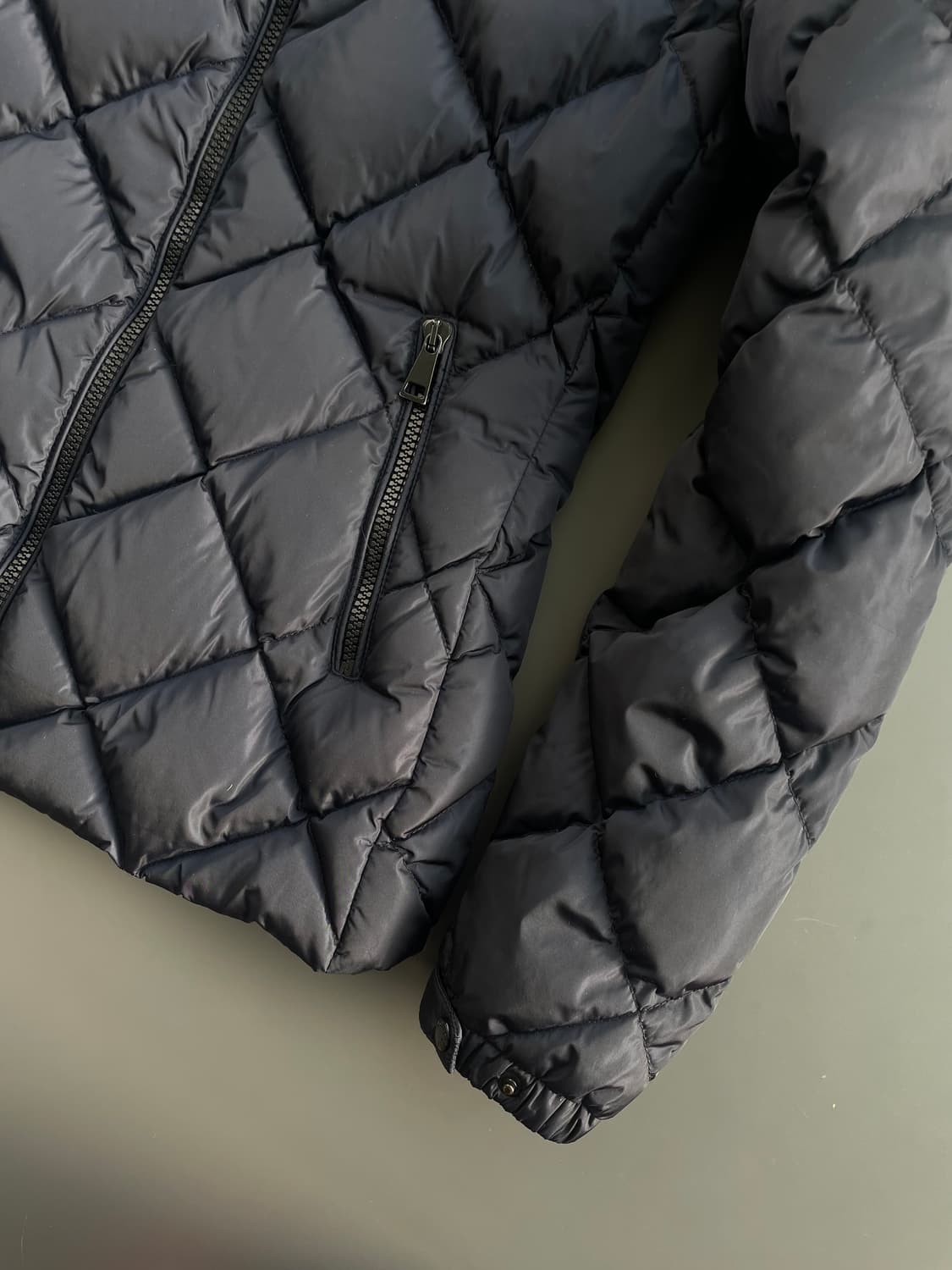 [1] 몽클레어 메스닐 여성 퀼팅 후드 숏패딩 자켓 상품이미지5