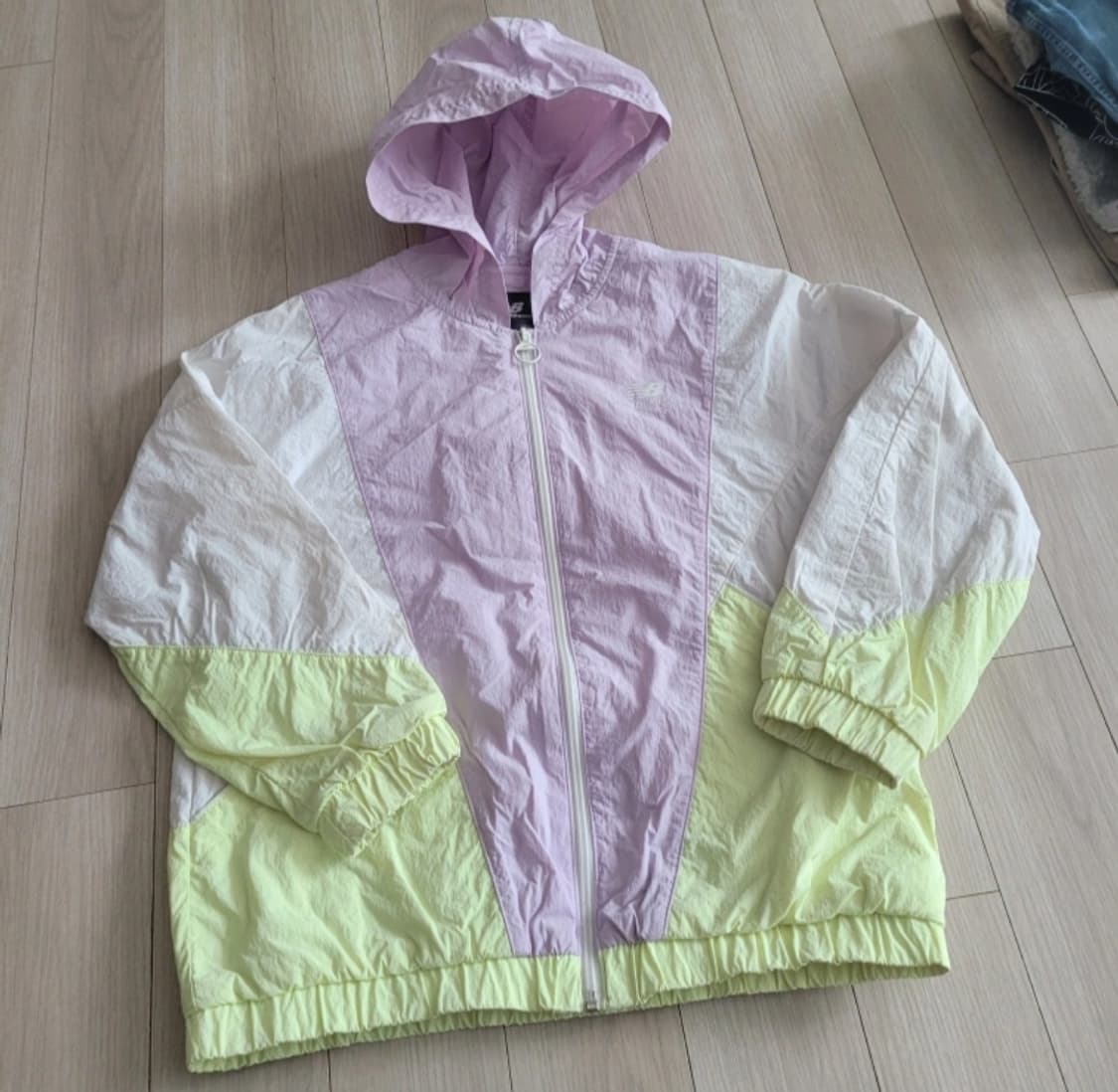 뉴발란스 바람막이 점퍼 140 상품이미지1