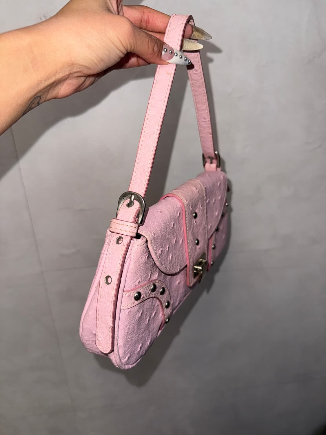 Baby pink stud buckle shoulder bag 상품이미지3