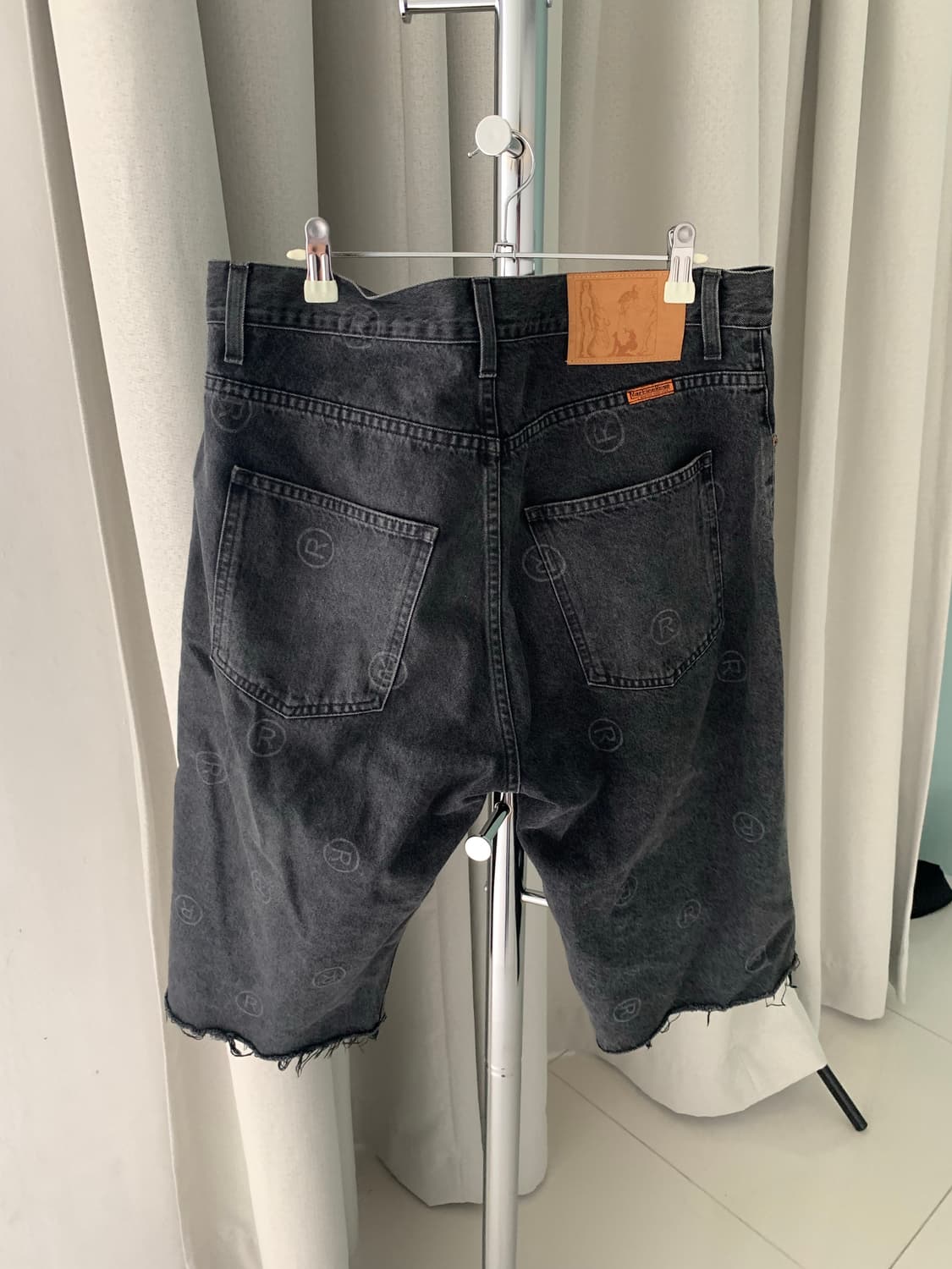 마틴로즈 모노그램 프린트 데님 쇼츠 상품이미지2