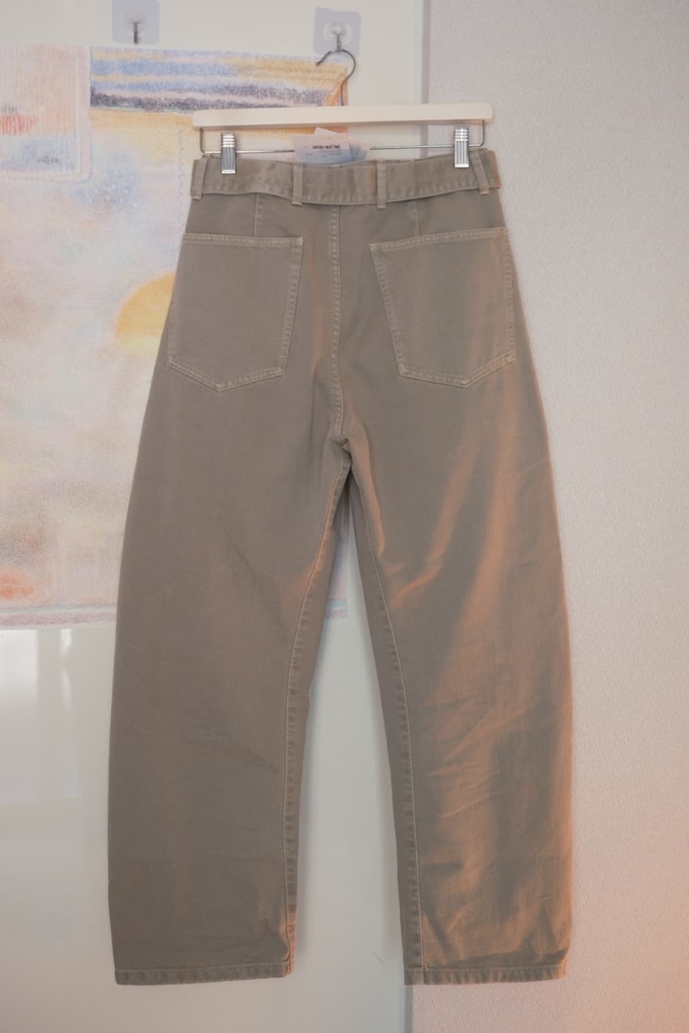 [새상품]르메르 벨티드 트위스티드 밴츠 xxs 베이지 컬러  젠테스토어에 상품이미지8