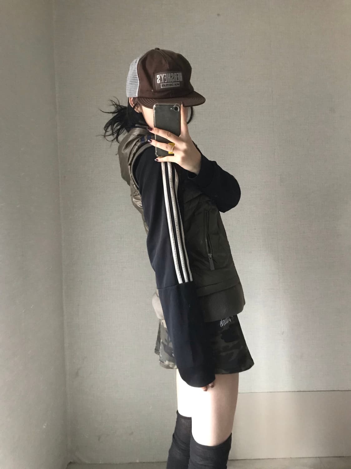 아디다스 카키 패딩조끼 상품이미지4