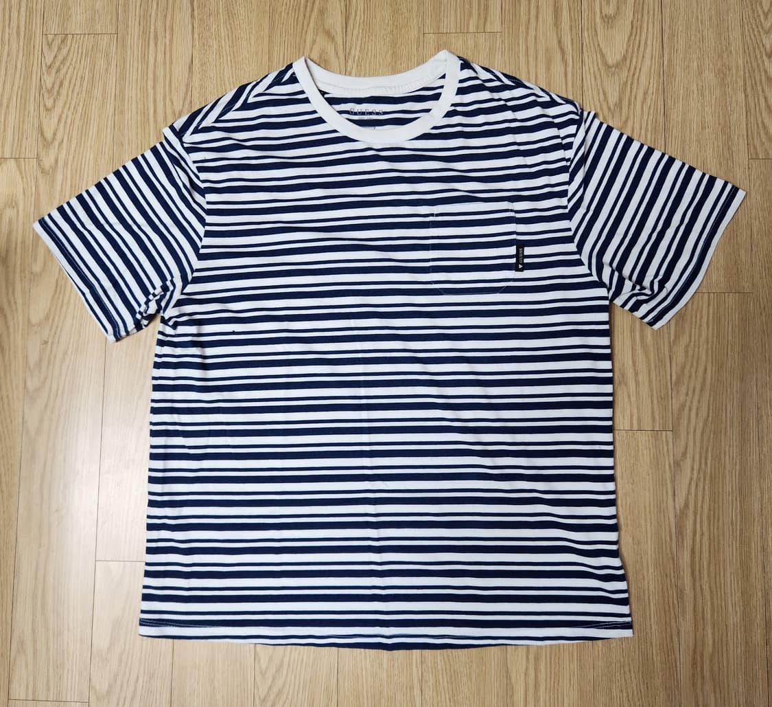 게스(GUESS) 스트라이프 포켓 반팔 티셔츠 XL 상품이미지1