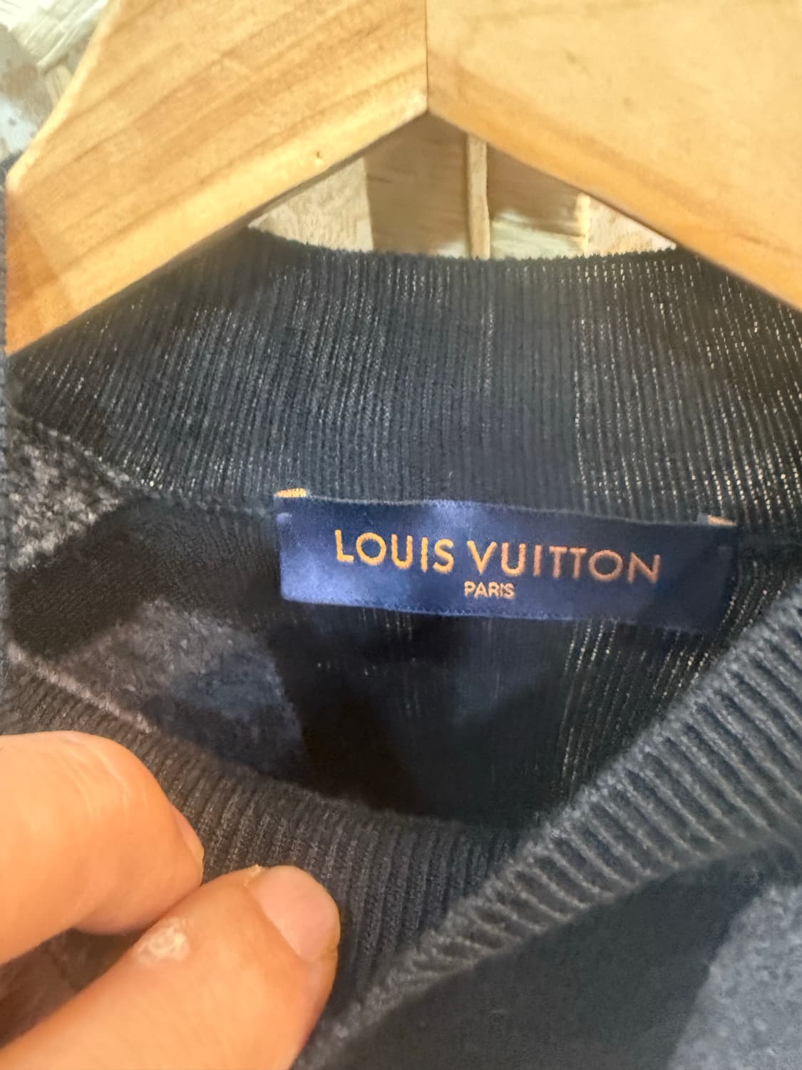 95-100 정품 루이비통 2054패치워크 모크 니트 팝니다 상품이미지3