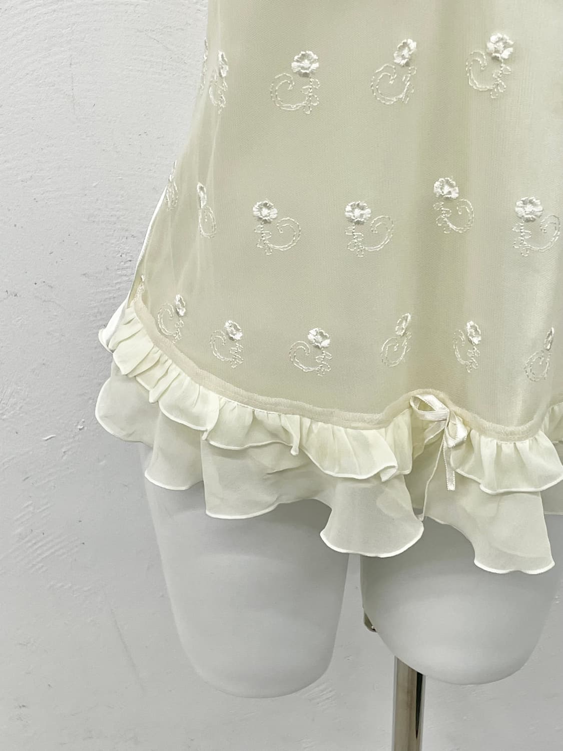 크림 러블리 자수 슬립 상품이미지3