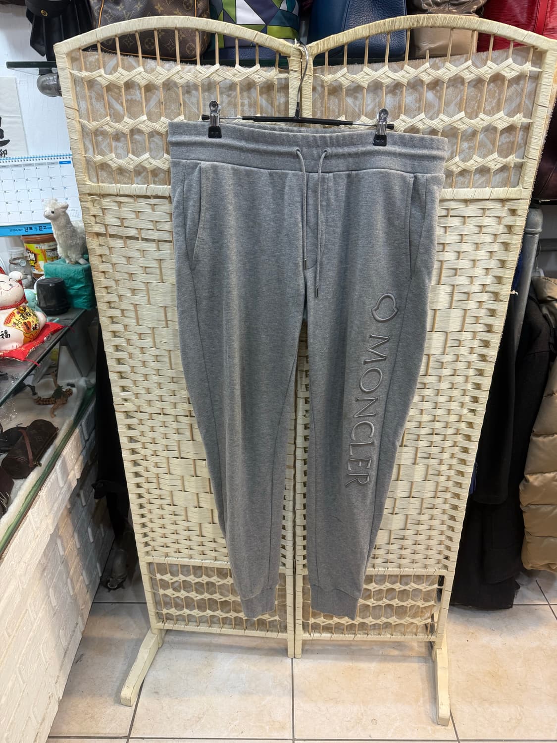 34 정품 몽클레어 자수로고 조거팬츠 팝니다 상품이미지1