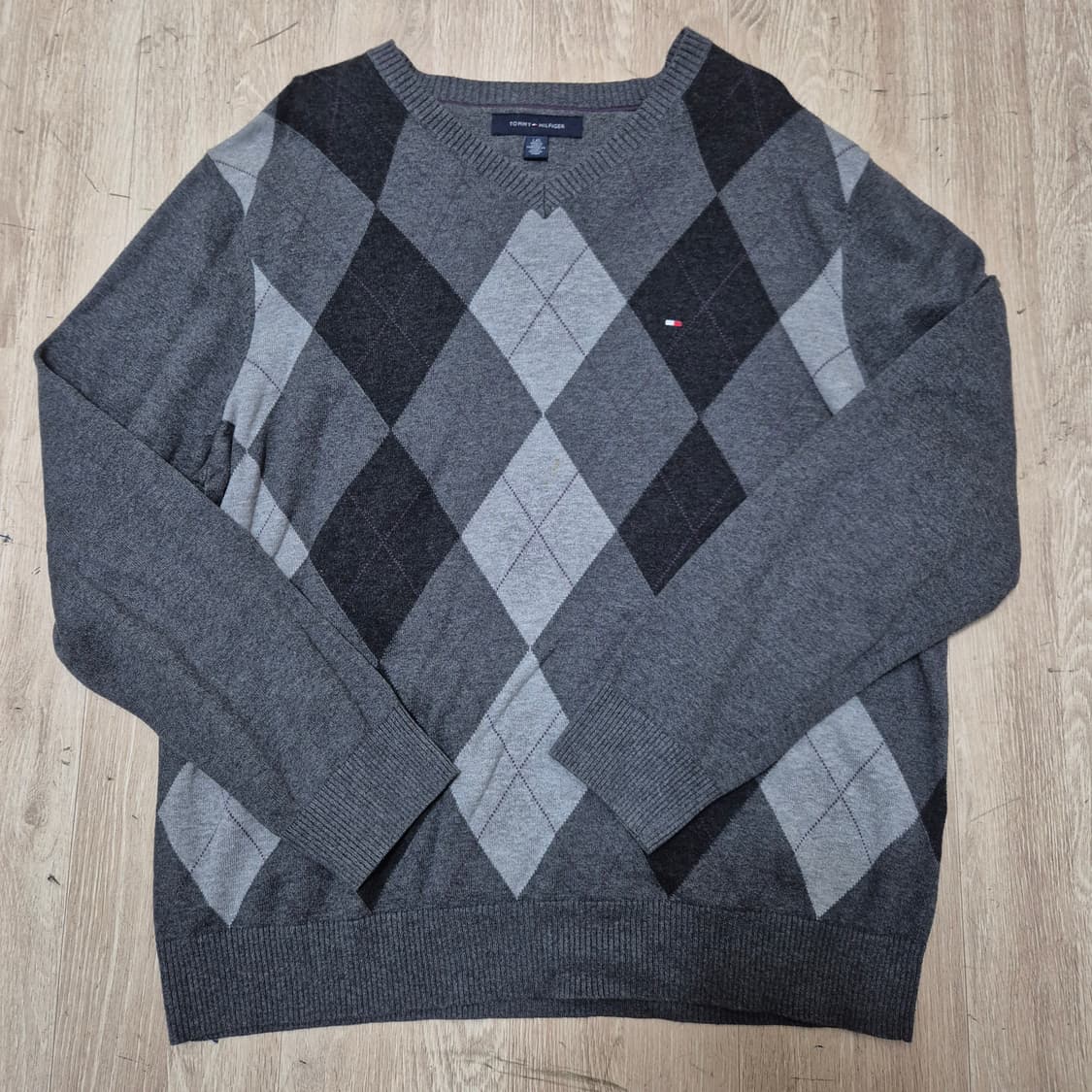 타미힐피거 미니 플래그 아가일 패턴 브이넥 니트 L(100) 상품이미지1