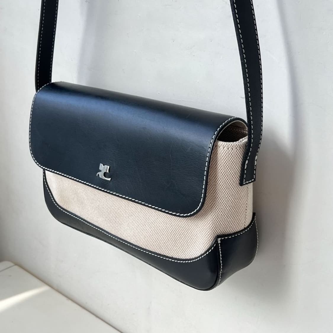 courreges / 쿠레쥬 블랙 레더 크로스백   상품이미지2