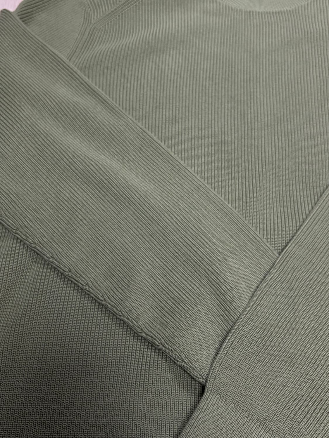 COS 리브드 니트 그린 레귤러핏 L 상품이미지3