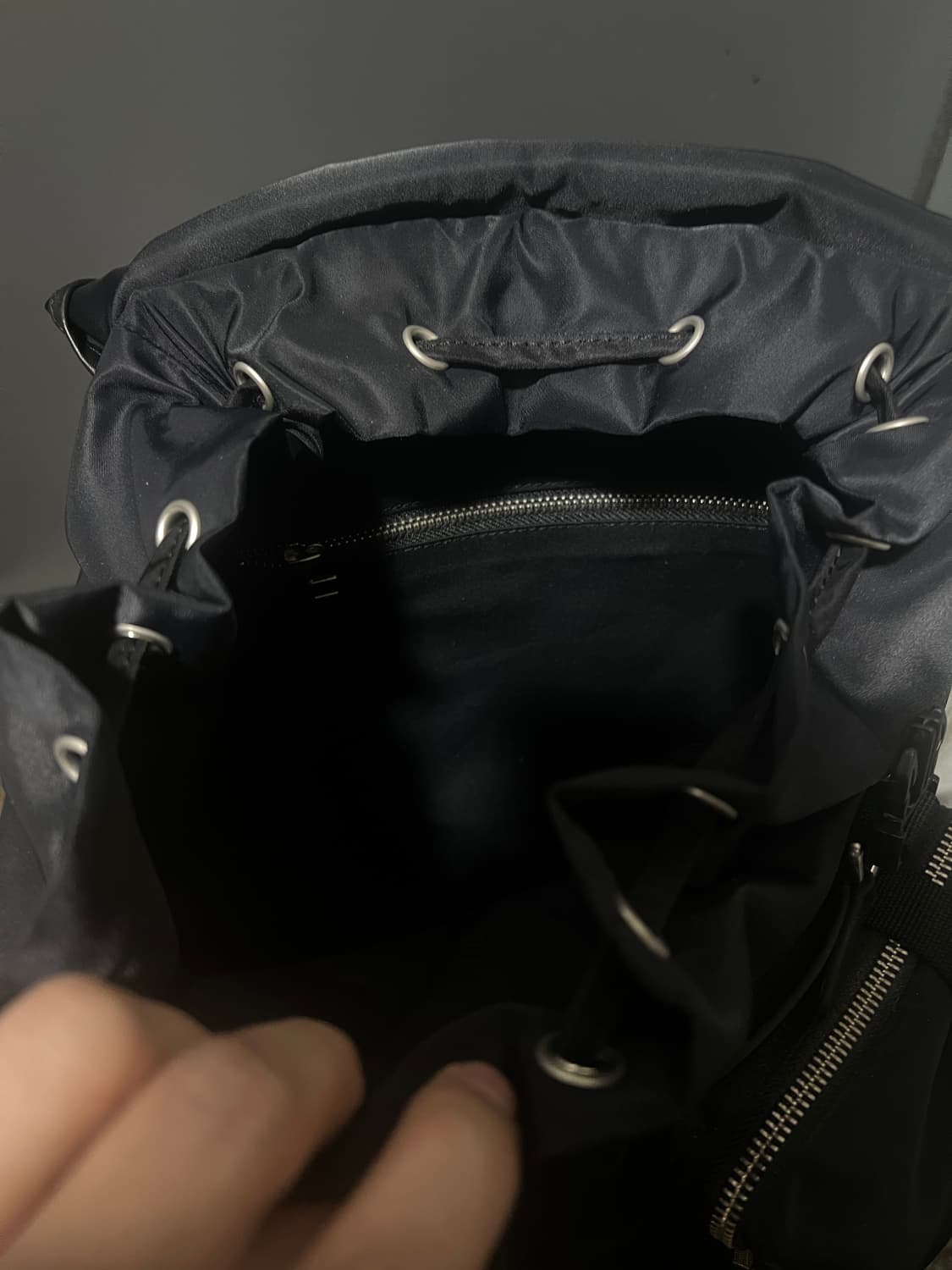 years ago 블랙 레더 트림 투 피오우시이티 럭 색 상품이미지6