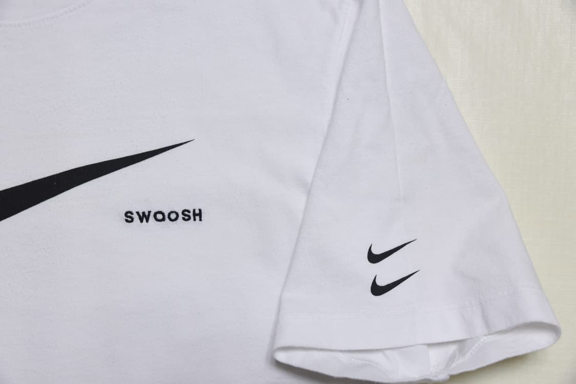 나이키 스포츠웨어 SWOOSH 프린팅 반팔 티셔츠 블랙 L 상품이미지3
